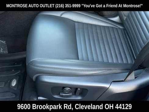 New 2025 Land Rover Discovery Sport S image 34