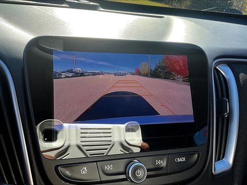 Used 2024 Chevrolet Malibu LT image 14