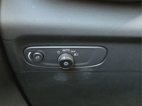 Used 2023 Buick Envision Preferred image 32