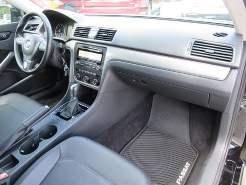 Used 2015 Volkswagen Passat 1.8T Wolfsburg Edition FWD image 10