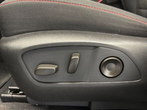 Used 2024 Chevrolet Traverse Z71 AWD/4WD image 15