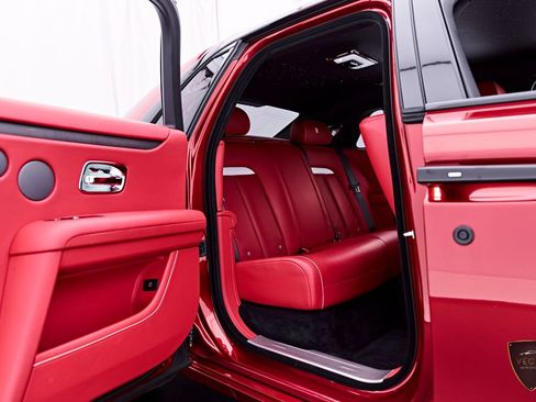 Used 2024 Rolls-Royce Ghost AWD/4WD image 37