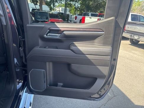 Used 2022 GMC Sierra 1500 SLT w/ SLT Premium Plus Package AWD/4WD image 35