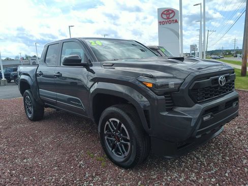 Used 2024 Toyota Tacoma TRD Sport AWD/4WD image 1