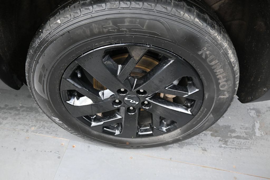 Certified 2023 Kia Sorento S AWD/4WD image 9