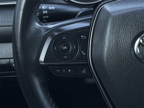 Used 2022 Toyota Camry SE image 13