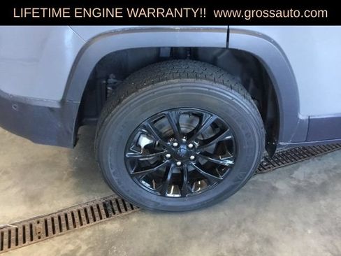 Used 2023 Jeep Cherokee Altitude Lux AWD/4WD image 10