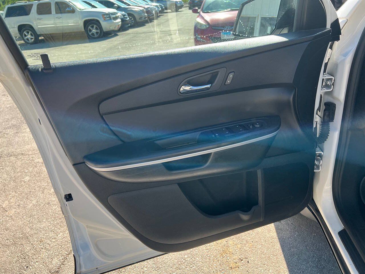 Used 2012 GMC Acadia SL FWD image 2