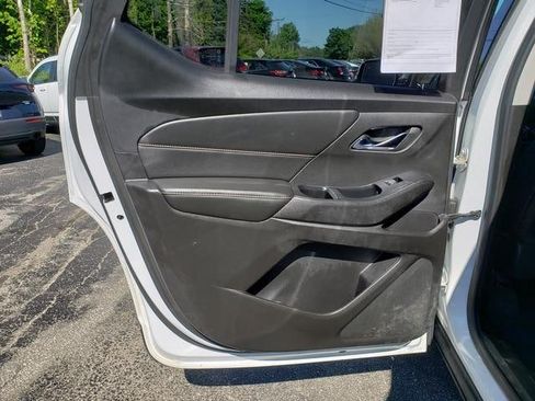 Used 2020 Chevrolet Traverse LT AWD/4WD image 14