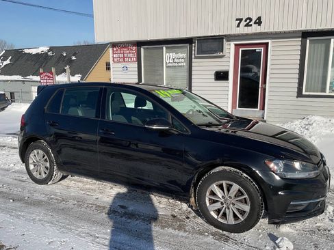 Used 2019 Volkswagen Golf S image 4