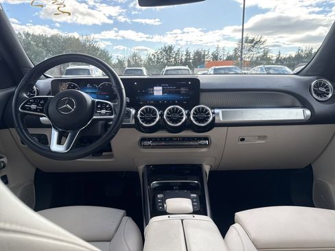 Certified 2023 Mercedes-Benz EQB 300 4MATIC image 11
