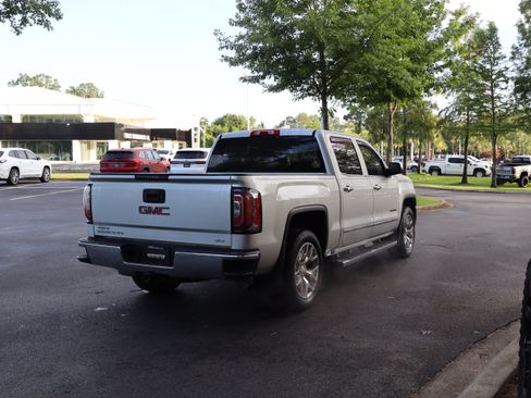 Used 2018 GMC Sierra 1500 SLT w/ SLT Premium Package AWD/4WD image 9