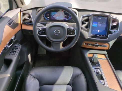 Certified 2023 Volvo XC90 B5 Plus image 15
