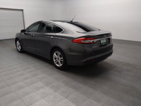 Used 2018 Ford Fusion SE FWD image 5