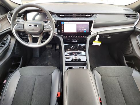 New 2026 Jeep Grand Cherokee Altitude AWD/4WD image 22