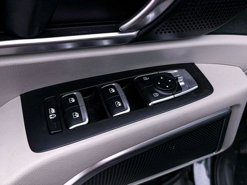 Used 2024 Kia Telluride S w/ S Sunroof Package image 19