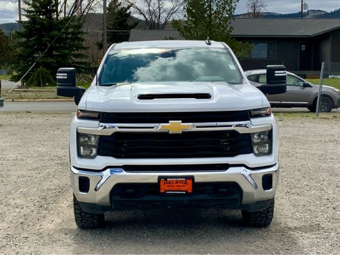 Used 2024 Chevrolet Silverado 2500 LT AWD/4WD image 8