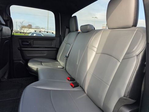 Used 2024 RAM 2500 Tradesman w/ Chrome Appearance Group image 30