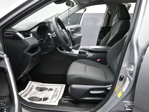 Used 2019 Toyota RAV4 XLE image 15