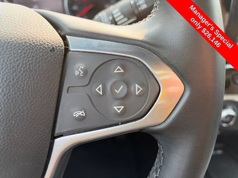 Used 2023 Chevrolet Traverse LT FWD image 14