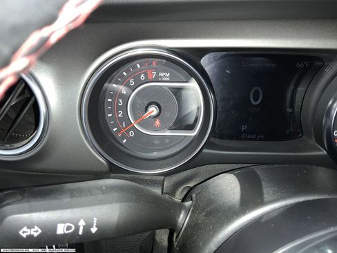 Used 2021 Jeep Gladiator Rubicon AWD/4WD image 12