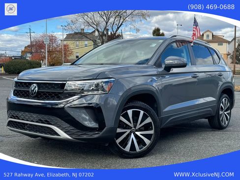 Used 2022 Volkswagen Taos SE image 1
