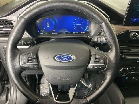 Used 2020 Ford Escape Titanium AWD/4WD image 17