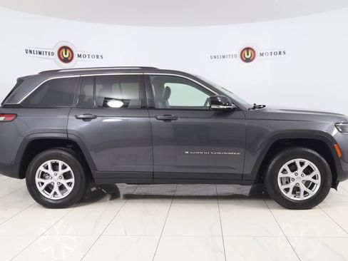 Used 2022 Jeep Grand Cherokee Limited image 2