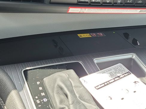 New 2026 Toyota Sienna LE FWD image 17