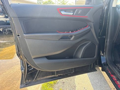 Used 2018 Ford Edge SEL FWD image 10