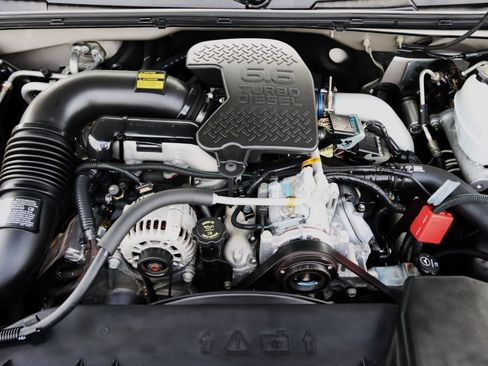 Used 2004 GMC Sierra 3500 SLT w/ Heavy-Duty Power Package image 52