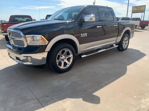 Used 2016 RAM 1500 Laramie image 3