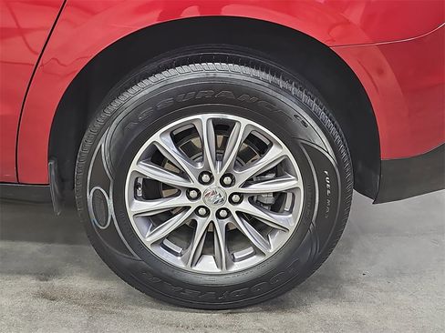 Used 2024 Buick Enclave Premium image 34