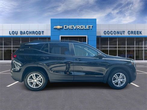 Used 2023 GMC Terrain SLE w/ Driver Convenience Package image 9