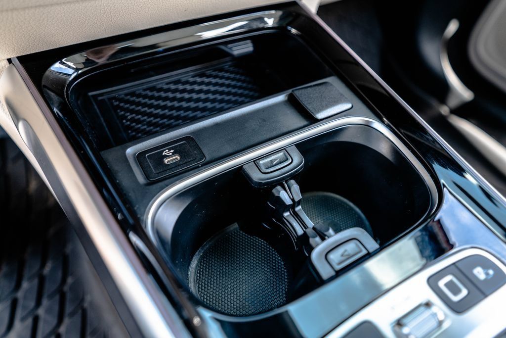 Used 2026 Mercedes-Benz GLB 250 4MATIC image 26