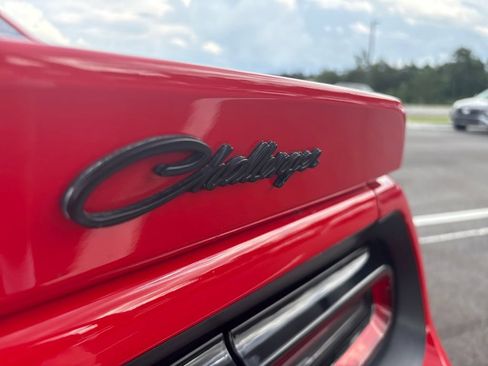 Used 2022 Dodge Challenger SXT RWD image 30