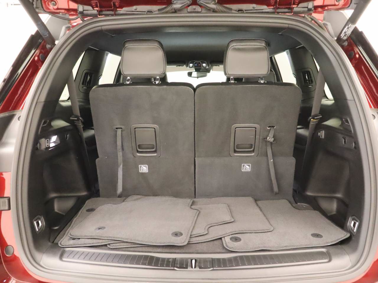 Used 2023 Jeep Grand Cherokee L Laredo AWD/4WD image 19