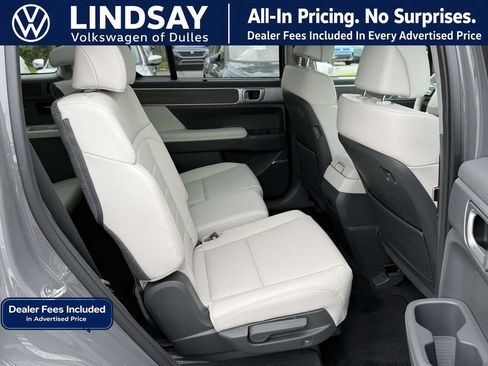 Used 2024 Hyundai Santa Fe Limited AWD/4WD image 13