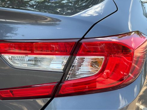 Used 2018 Honda Accord LX image 29