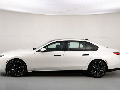 Used 2023 BMW i7 xDrive60 w/ Executive Package 2 image 60