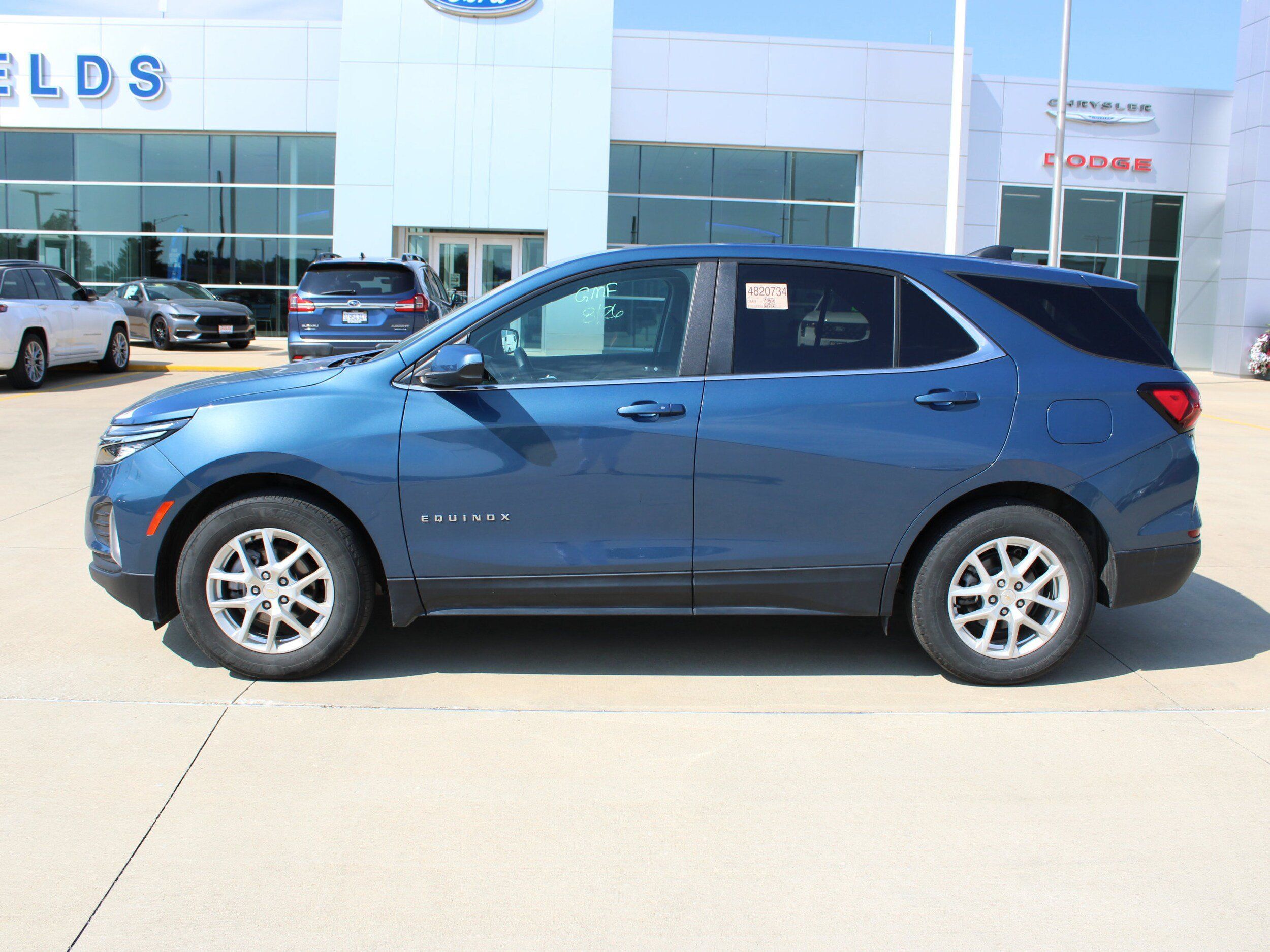 Used 2024 Chevrolet Equinox LT FWD image 3