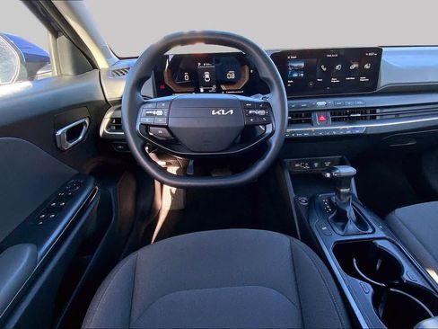 Used 2025 Kia K4 FWD image 6