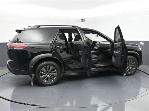 Used 2024 Nissan Pathfinder SV w/ Lighting Package (N92) image 46