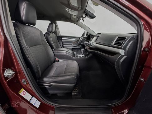 Used 2019 Toyota Highlander Plus AWD/4WD image 28
