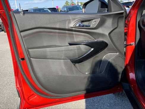 Used 2024 Chevrolet Trax RS w/ Sunroof Package image 21