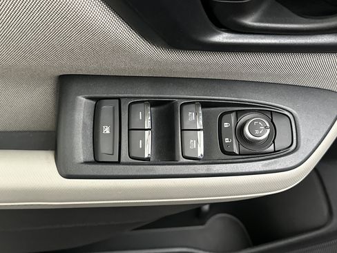 Used 2025 Subaru Forester Premium AWD/4WD image 17