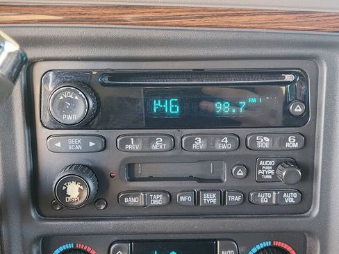 Used 2004 Cadillac Escalade AWD image 40