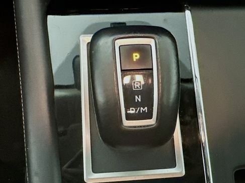 Used 2023 Mitsubishi Outlander SE image 25