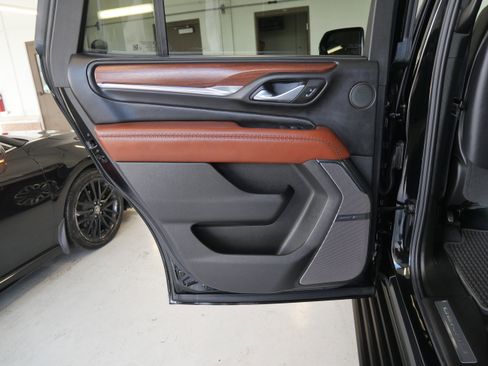 Used 2024 GMC Yukon Denali Ultimate image 11