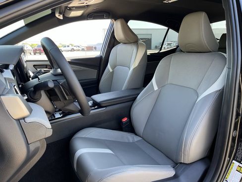 Used 2026 Toyota Camry SE w/ Convenience Package FWD image 22